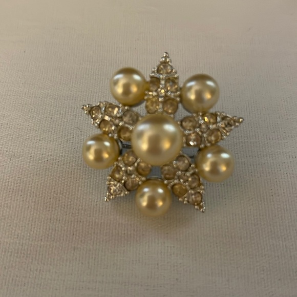 Estate jewelry Marvella brooch - Picture 1 of 8